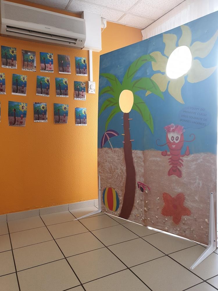 Premiere Classe Niort Est La Creche Exterior photo